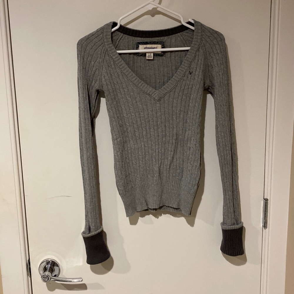 Longsleeved gray sweater